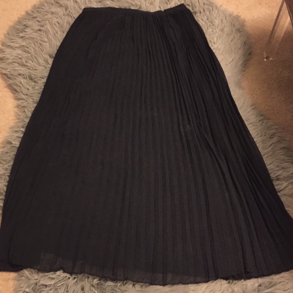 Flowing women’s skirt